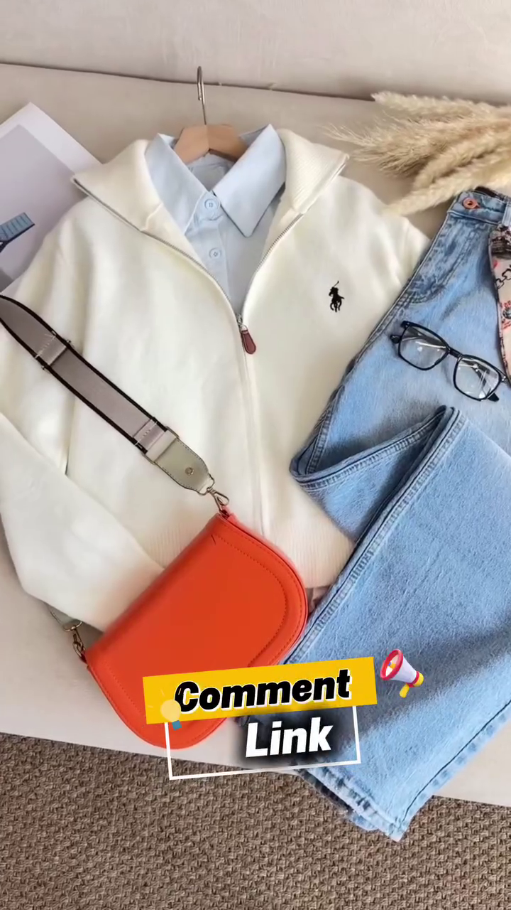 Classic Smart Casual White Zip Sweatshirt Look