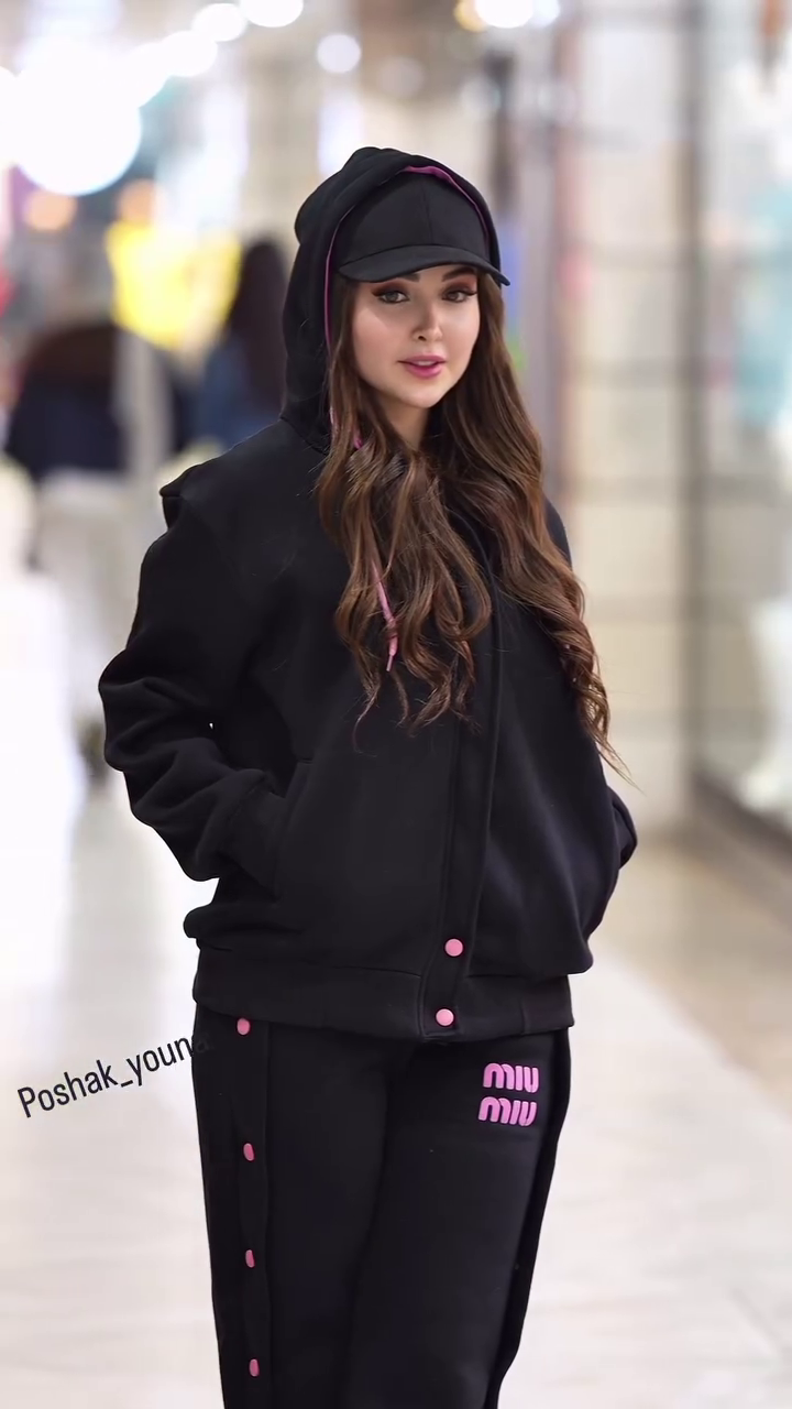 Cozy White Hoodie Set with Pink Accents – Sporty Chic Comfort - Image 3
