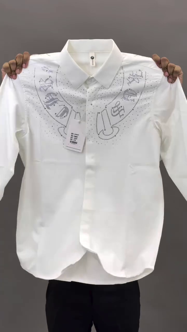 White Graphic T-Shirt with Artistic Wing Design – Bold Casual - Image 17