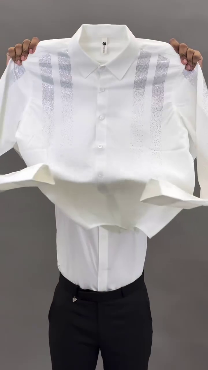 White Graphic T-Shirt with Artistic Wing Design – Bold Casual - Image 11