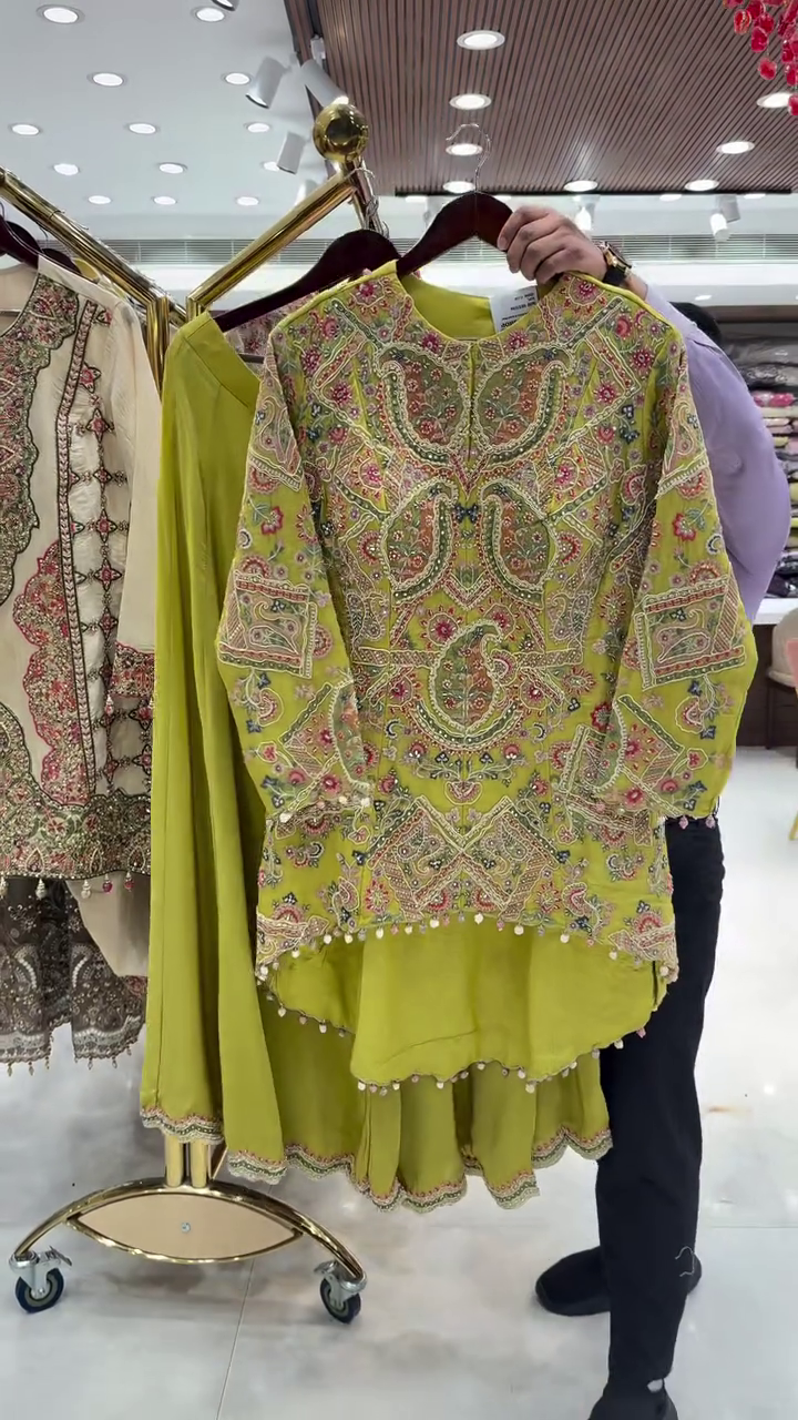 Trendy & Elegant Fashion Collection at Unbeatable Prices - Image 4