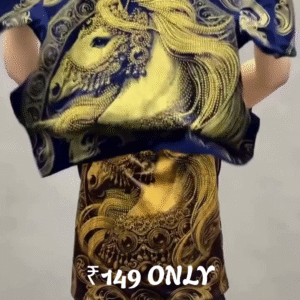 Bold Graphic Horse Print T-Shirt – Statement Street Style at an Unbeatable Price