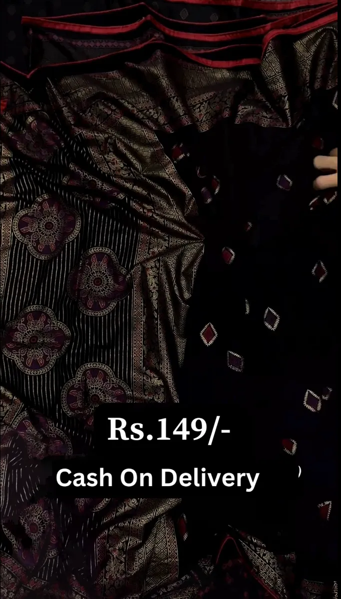 Golden Elegance: Look Mesmerizing in This Shimmering Saree – A Perfect Blend of Luxury and Glamour - Image 3