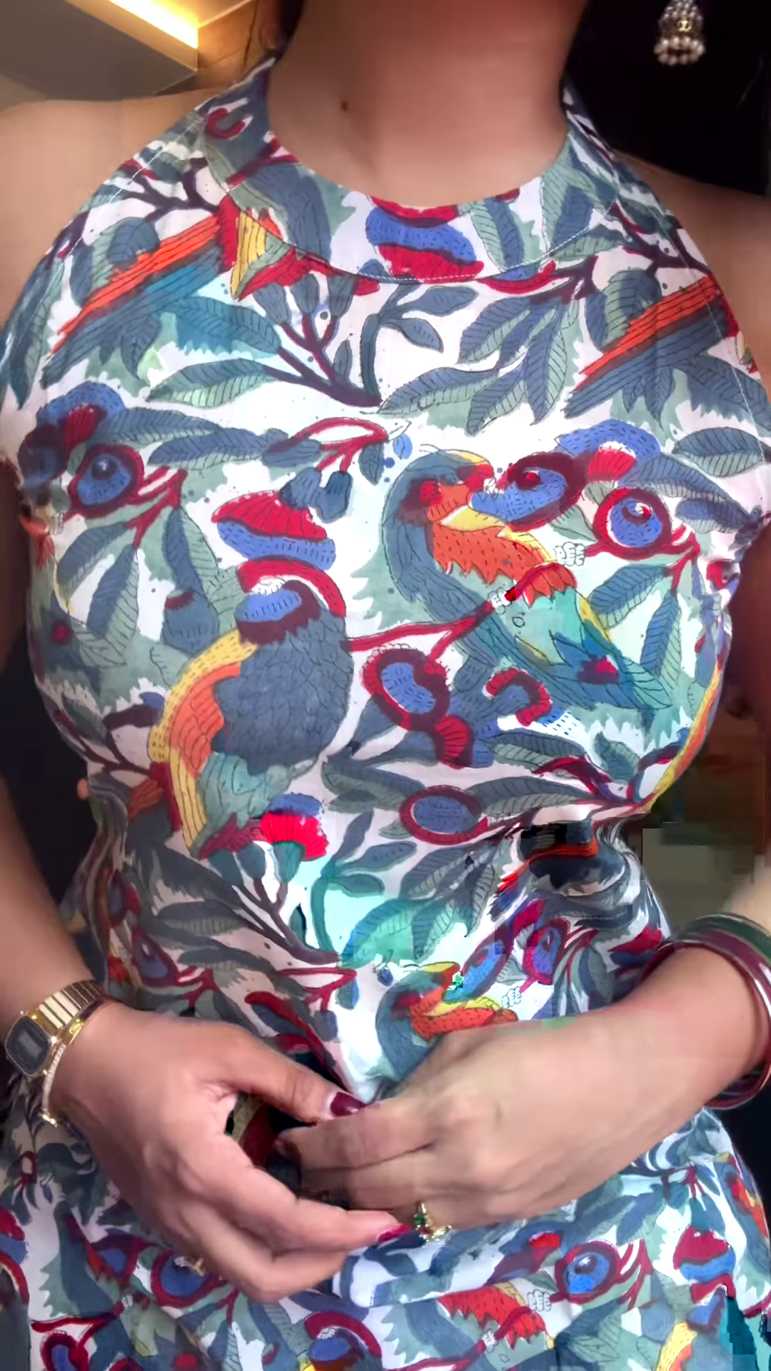 Elegant Floral Print Sleeveless Kurta Set with Matching Palazzo Pants - Image 2