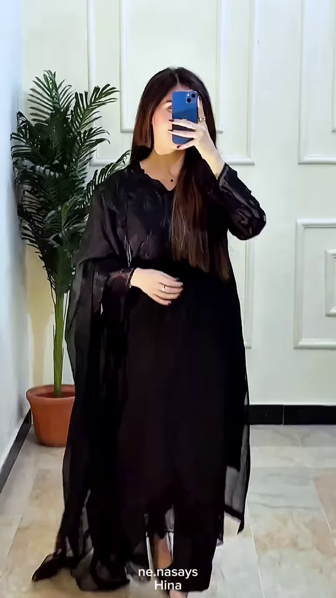 Timeless Elegance: The Classic Black Abaya - Image 4